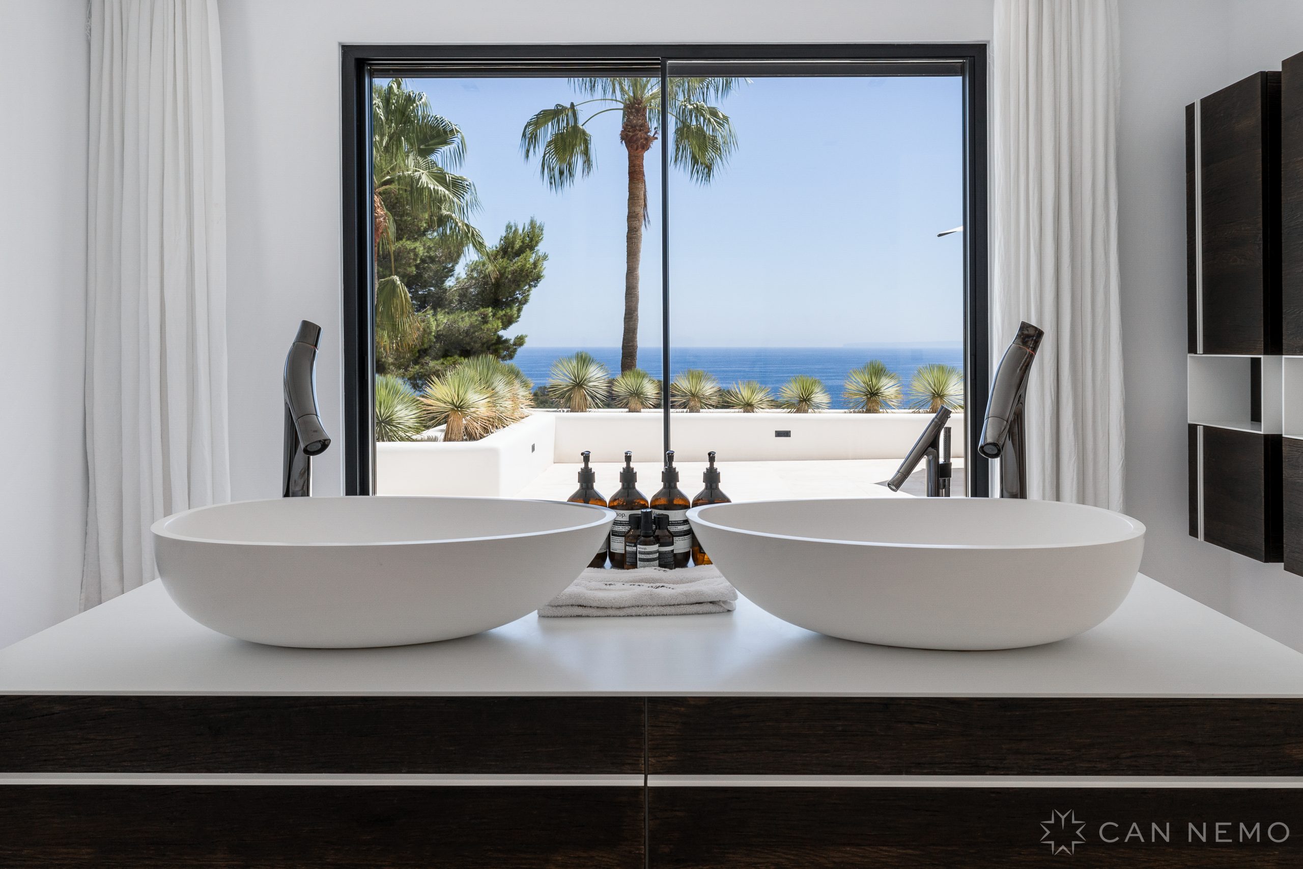 Interior – Suites – Master – 1V9A1591-E